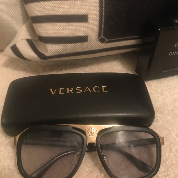 Men Versace sun glass - Picture 3 of 6